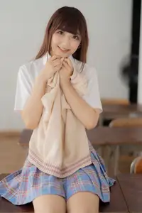 Ai Takanashi: Sweet Schoolgirl Radiating Youth in Uniform - ROM 01-8