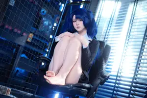 Coser Yu Yu Transforms into Blue Archive's Yuuka: Captivating Beauty in a Unique Photo Collection (45P)-1