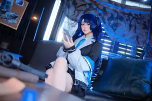 Coser Yu Yu Transforms into Blue Archive's Yuuka: Captivating Beauty in a Unique Photo Collection (45P)-11