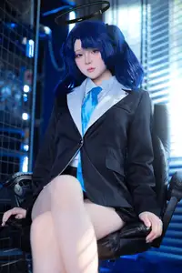 Coser Yu Yu Transforms into Blue Archive's Yuuka: Captivating Beauty in a Unique Photo Collection (45P)-14