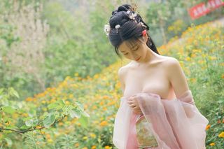 Coser Nnian as Begonia Fairy: Ethereal Beauty in a Fairytale Garden-45