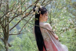Coser Nnian as Begonia Fairy: Ethereal Beauty in a Fairytale Garden-43