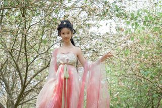 Coser Nnian as Begonia Fairy: Ethereal Beauty in a Fairytale Garden-3