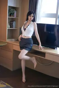 YouMi Vol.1169: Kai Zhu Quinn - Captivating Chinese Model's Alluring Grace-7