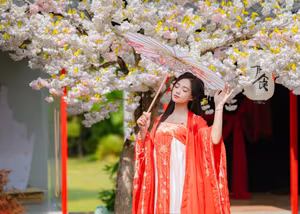 FB_IMG_1761297312624: Hanfu Muse Amidst Blooming Flowers - Discover Pure & Romantic East Asian Beauty.-4