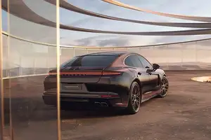 Porsche Panamera Turbo Sonderwunsch Interior: Unique Technology, Pinnacle Luxury for the Elite.-4