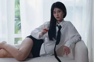 Dan Dan's Captivating Charm: YiTuYu Vol. 8582 Unveils Her Natural Beauty-1