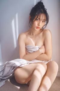 Captivating Misaki Jinbu in FLASH Digital Photo Book Vol.2 - Discover Her Natural Japanese Beauty-24
