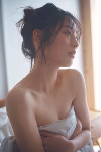 Captivating Misaki Jinbu in FLASH Digital Photo Book Vol.2 - Discover Her Natural Japanese Beauty-28