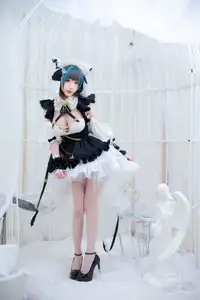 Coser Tomoyo-chan as Azur Lane's Cheshire: Captivating charm and sweet allure.-17
