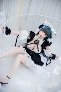 Coser Tomoyo-chan as Azur Lane's Cheshire: Captivating charm and sweet allure.-3