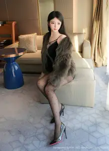 XiuRen No.10045 You Jiang: Elegant Allure in Chic Black Fashion-12