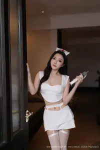 Enchanting Yu Zi Jiang Fish Model in XiuRen No.10711: Elegant Charm and Allure Unveiled-36