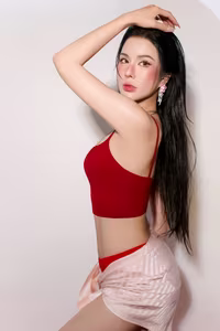 Diep Lam Anh Scorches Every Gaze with Seductive Birthday Photoshoot, Flaunting Ageless 'Chị Đẹp' Charisma.-2