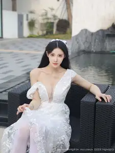 Li Shuang Er No.10661: Ethereal Beauty in a Sexy White Gown-25