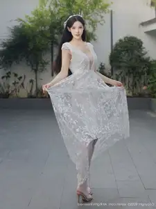 Li Shuang Er No.10661: Ethereal Beauty in a Sexy White Gown-24