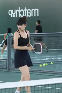Chi Pu Stuns on Pickleball Court: Flawless Beauty, Toned Physique Draws Fan Awe-0