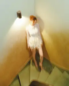 Ninh Duong Lan Ngoc: Vietnam's "Showbiz Darling" Flaunts Stunning Long Legs and Exquisite Fashion.-2