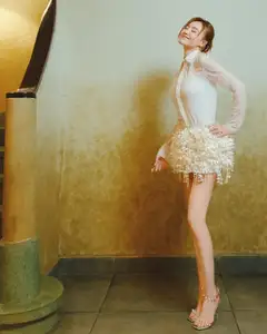 Ninh Duong Lan Ngoc: Vietnam's "Showbiz Darling" Flaunts Stunning Long Legs and Exquisite Fashion.-6