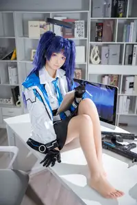 Discover Hayase Yuuka: The Enigmatic & Charismatic Cosplay by Xi Huan Ai Li Ma-22