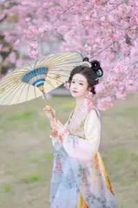 Discover Ke Ke K's Timeless Hanfu Beauty Amidst Romantic Cherry Blossoms Vol.8528-17