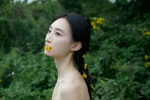 Elegant Art Photography Vol.9121 Featuring A Ji Yuan Zi: A Stunning Portrait Collection Amidst Blooming Yellow and Green Locust Flowers-16