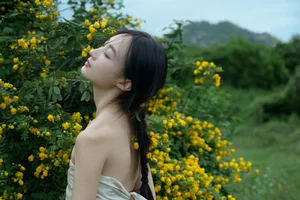 Elegant Art Photography Vol.9121 Featuring A Ji Yuan Zi: A Stunning Portrait Collection Amidst Blooming Yellow and Green Locust Flowers-4