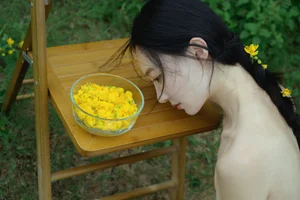 Elegant Art Photography Vol.9121 Featuring A Ji Yuan Zi: A Stunning Portrait Collection Amidst Blooming Yellow and Green Locust Flowers-2