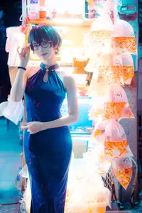 Coser Ely_eee as Reiko Kujirai B: Elegant Night Street Vibe with a Feline Friend-13