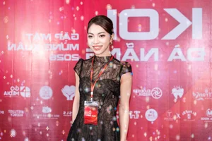 Stunning Beauty Transformation of Da Nang Influencer Nhat Le: Latest Trendy Looks and Modern Fashion Inspiration-0