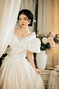 Timeless Grace: Discover Xuan Xuan’s Retro Portraits in a Captivating Oil Painting Aesthetic-14