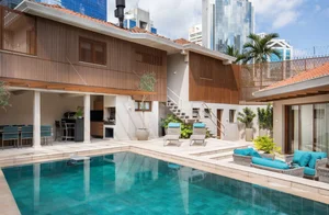Modern Transformation of a 1960s São Paulo Villa: Blending Original Structure with Contemporary Brazilian Wood Design for Cozy Open Living-9
