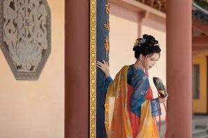 Timeless Elegance in Hanfu: YiTuYu Art Language Vol.8852 featuring E E Chi Bu Bao-26