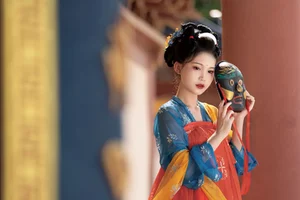 Timeless Elegance in Hanfu: YiTuYu Art Language Vol.8852 featuring E E Chi Bu Bao-16