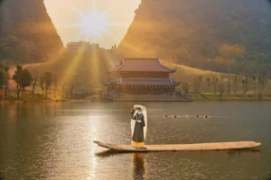 Discover Thung Ui, Ninh Binh: A Cinematic Valley in Vietnam That Looks Like a Historical Drama Movie Set-7