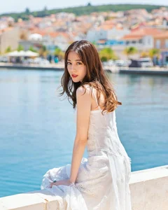 Santorini Dream: Dilraba Dilmurat’s Ethereal Bridal Shoot and the Art of Self-Love-13