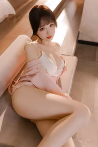 Coser Xueqing Astra: Elegant Allure of "肉丝通勤OL" – Office Lady in Nude Pantyhose-5