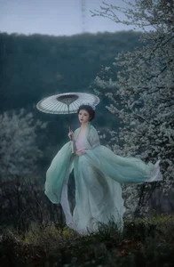 Ethereal Beauty of Wu Sui Sui in Art Language YiTuYu Vol.8876: A Spring Muse in Hanfu-2
