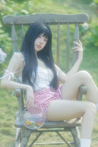 Ethereal Muse Photography: UNa To Uyen Shines in Stunning New Artistic Portrait Series for Fashion and Lifestyle Inspiration-9