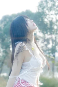 Ethereal Muse Photography: UNa To Uyen Shines in Stunning New Artistic Portrait Series for Fashion and Lifestyle Inspiration-6