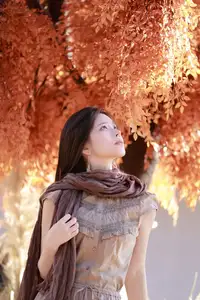 Liang Chen & Her Beloved Cat: Captivating Autumn Serenity | YiTuYu Vol.8696-4