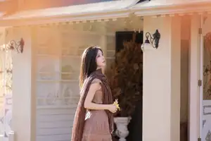 Liang Chen & Her Beloved Cat: Captivating Autumn Serenity | YiTuYu Vol.8696-17