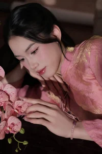 Elegant Pink Silk Ao Dai: Traditional Vietnamese Dress for a Radiant and Graceful Look in Modern Ethnic Fashion-2