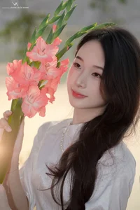 Timeless Elegance of Vietnamese Ao Dai by the Lake-13