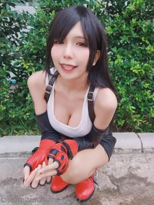 Stunning Tifa Lockhart Cosplay by Lmusicl: High-Quality Final Fantasy VII Remake Inspired Photo Set (25P Collection)-2