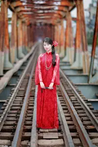 Graceful Red Ao Dai: A Timeless Blend of Vietnamese Tradition and Modernity.-7