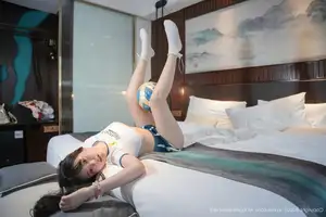 Ruan Qing No.10606: Captivating Football Muse Showcases Dynamic Charm in Sporty Uniform-4