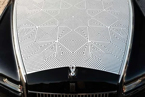 One-of-a-Kind Rolls-Royce Phantom Arabesque: A Masterpiece of Bespoke Luxury and Intricate Laser-Engraved Artistry Inspired by Middle Eastern Architecture-1