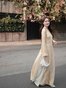 Elegant Vietnamese Silk Ao Dai: Discover the Timeless Grace and Traditional Beauty of Vietnam's Iconic National Dress for Women-9