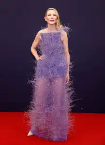 Asian Beauty Shines on Red Carpet: Unique Style Leading 2025 Trends-2